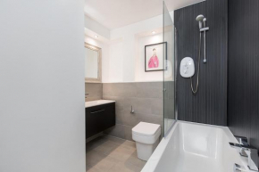 415 Lovely and central 2 bedroom apartment with secure parking